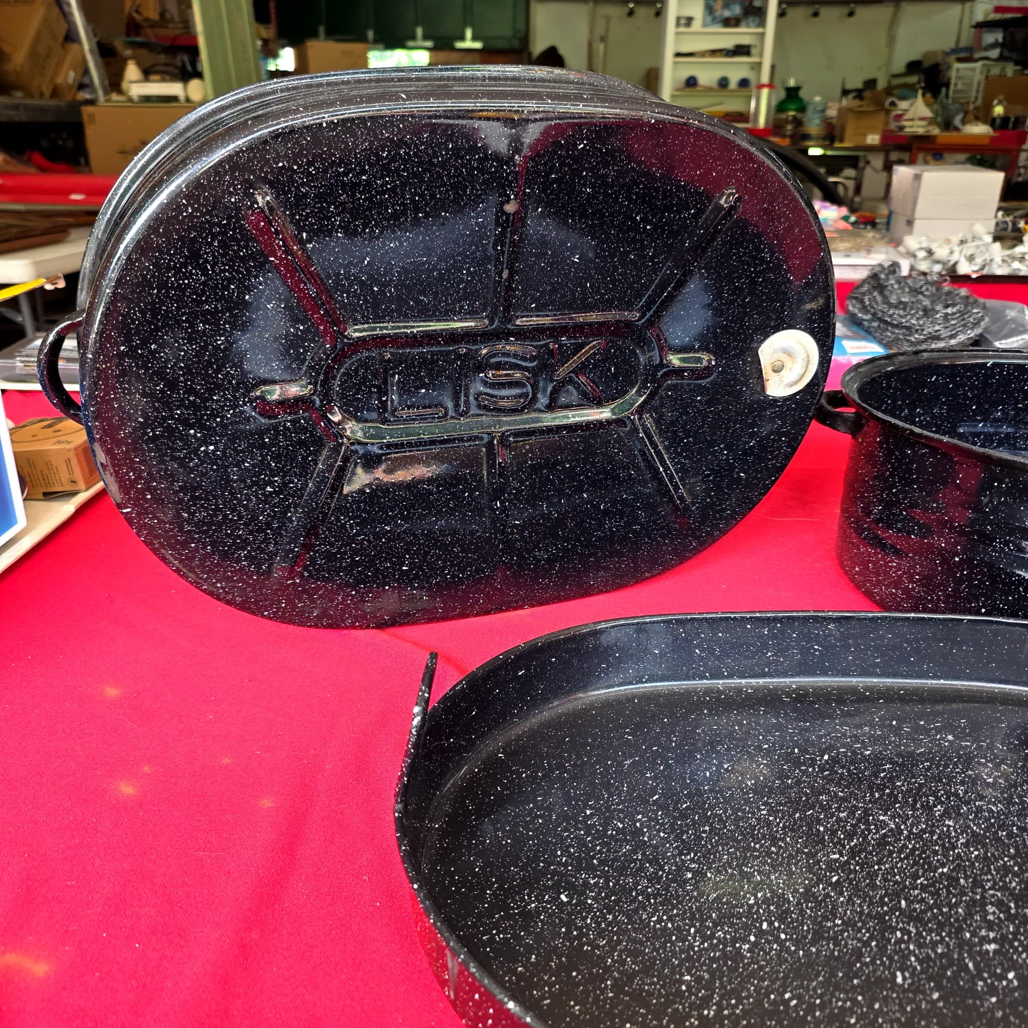 LISK Enamelware Oval Roaster with Lid, 18x13x20