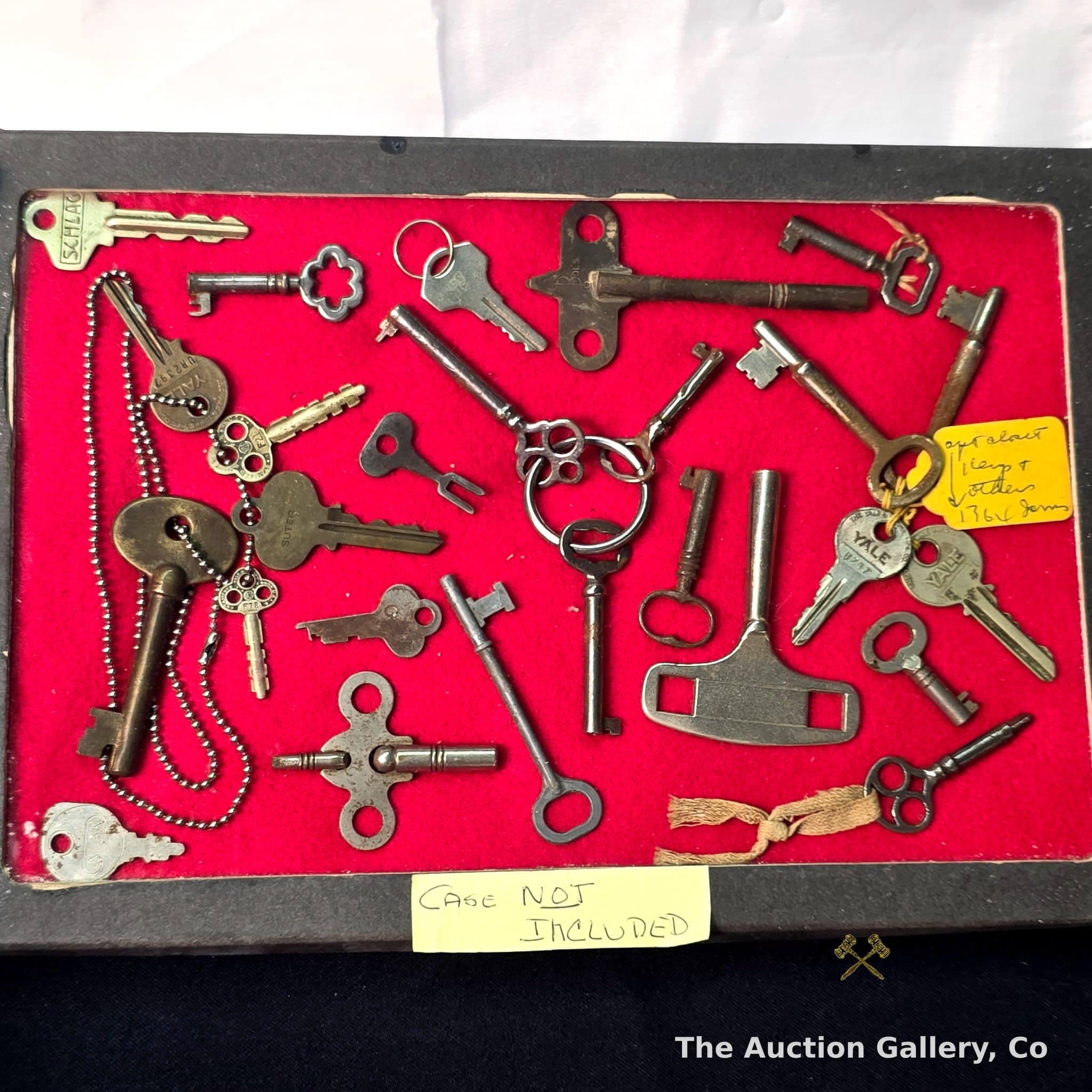 Vintage Mixed Key Lot โ Skeleton, Clock, Yale, Schlage & More