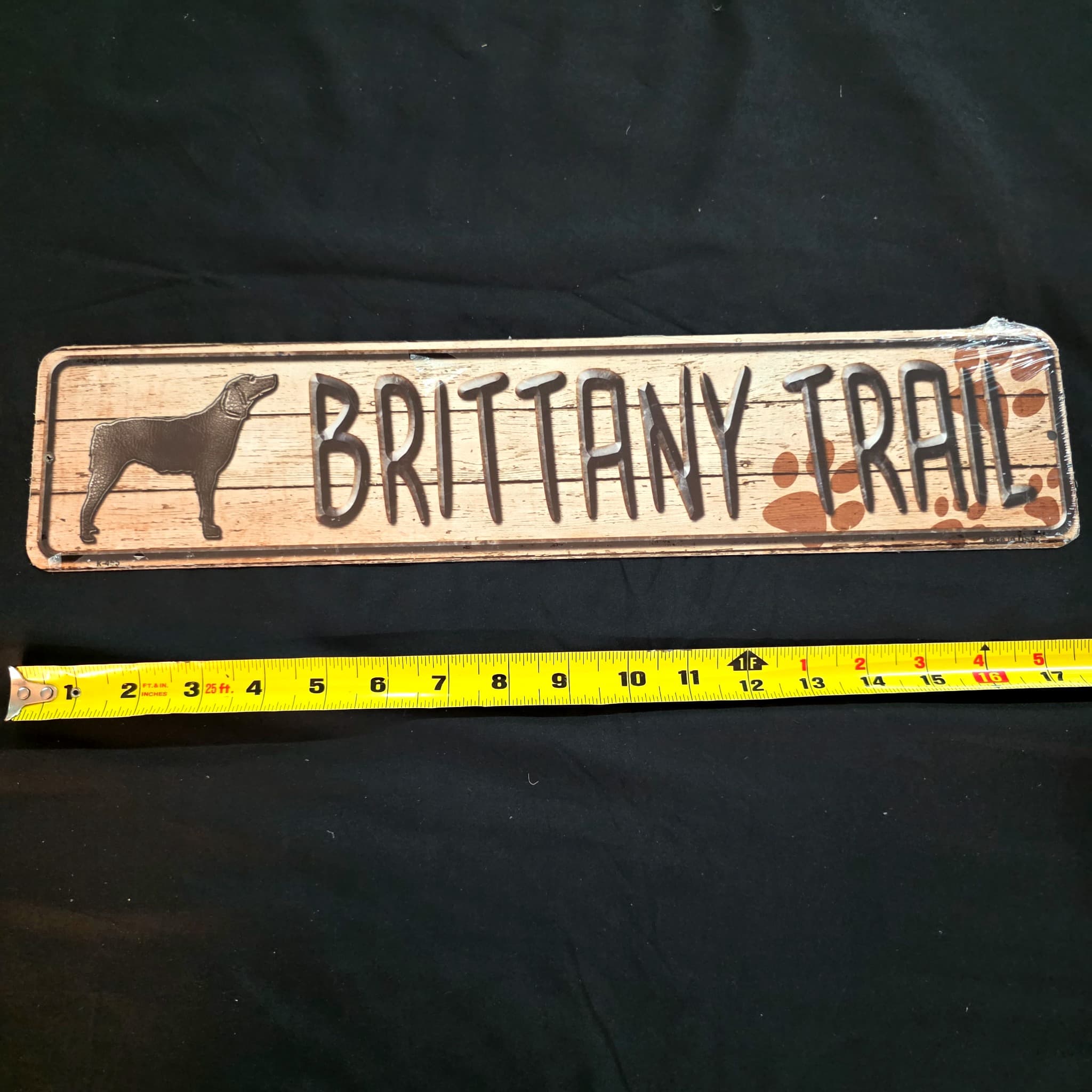 Brittany Trail Metal Dog Street Sign, 18"