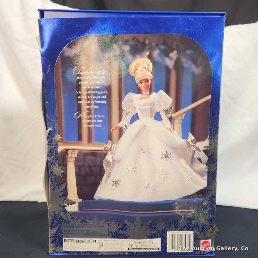 Walt Disney's Holiday Princess Cinderella Doll, 1996 Mattel Special Edition โ photo 4