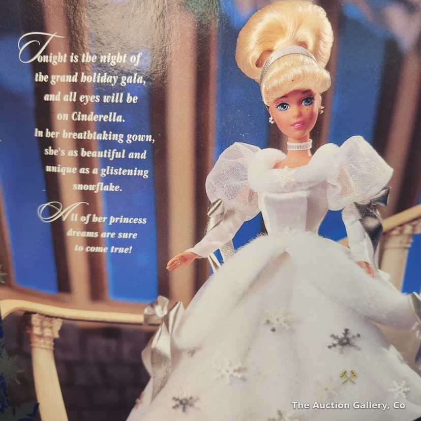 Walt Disney's Holiday Princess Cinderella Doll, 1996 Mattel Special Edition โ photo 5