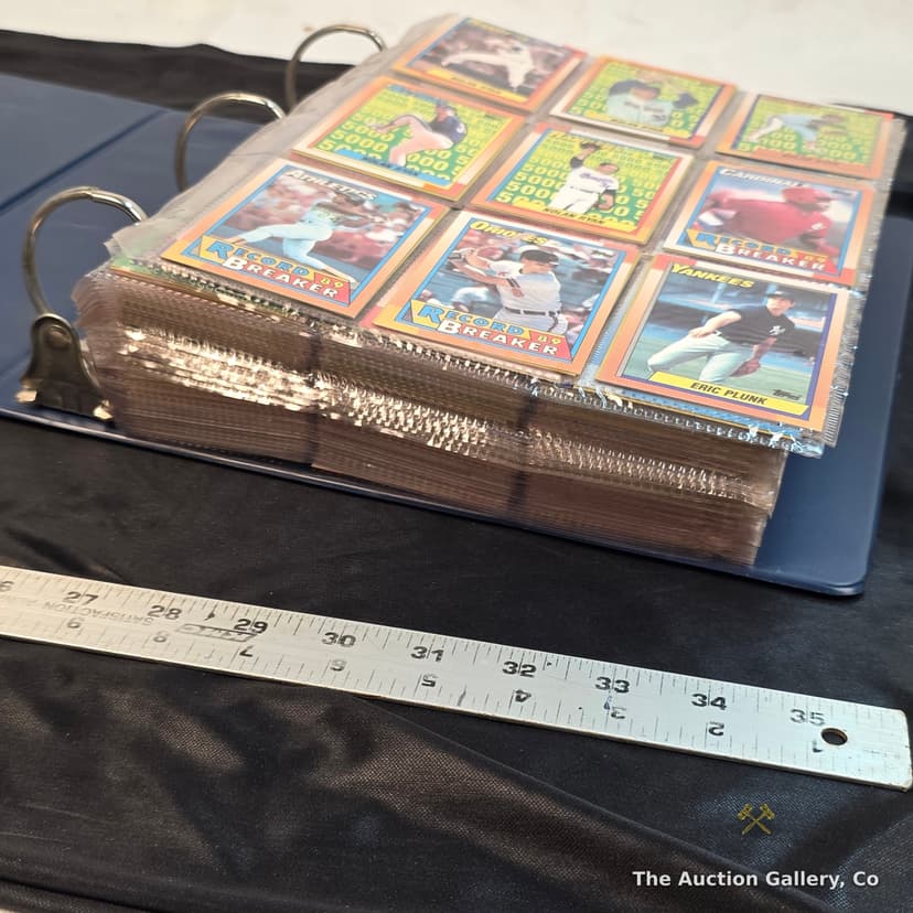 1990 Topps Baseball Complete Set, Numbered 1โ992 in Binder โ photo 3