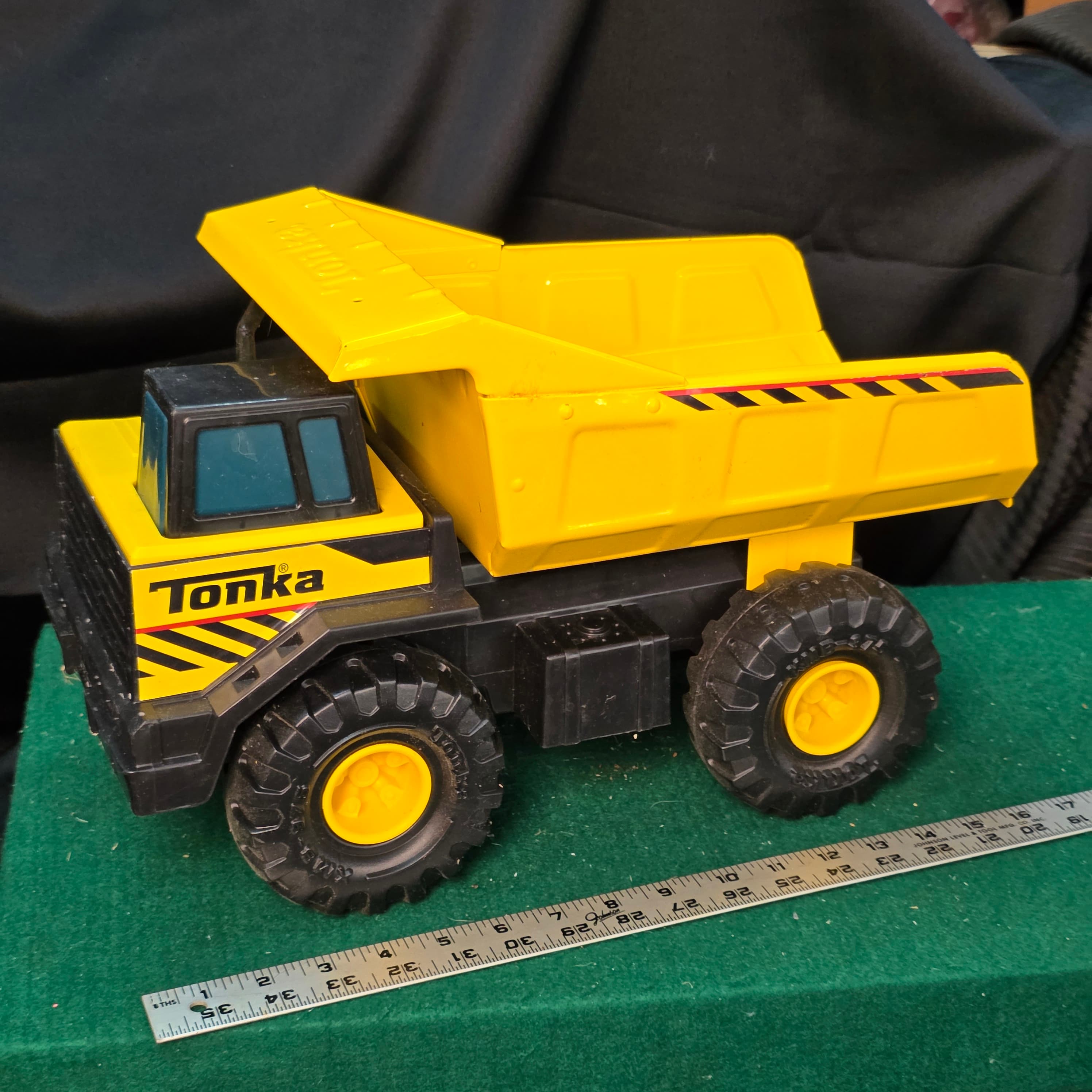 Tonka Mighty Dump Truck, Large Steel & Plastic
