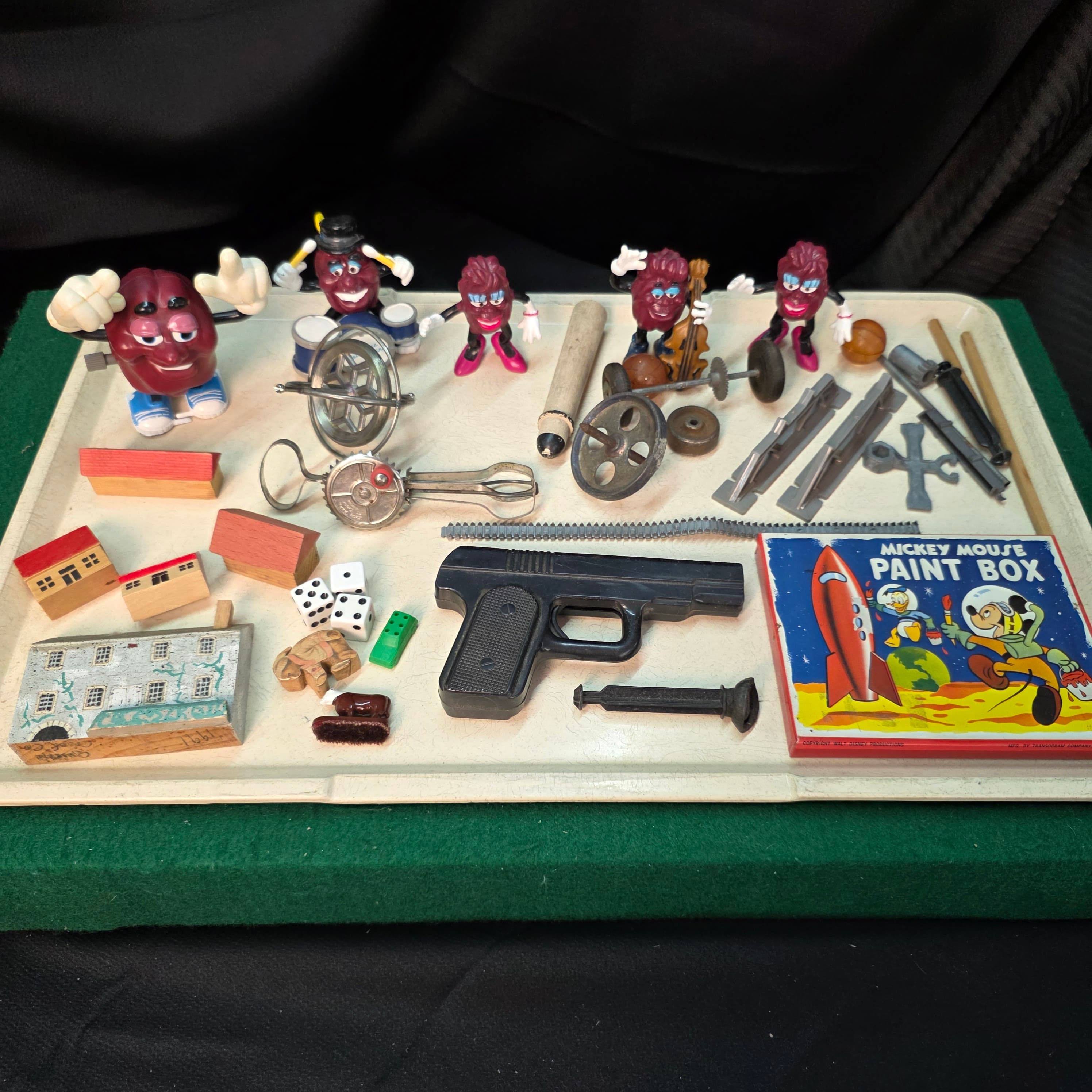 Vintage Mixed Toy Lot β California Raisins, Mickey Mouse Paint Box, Irwin Cap Gun & More