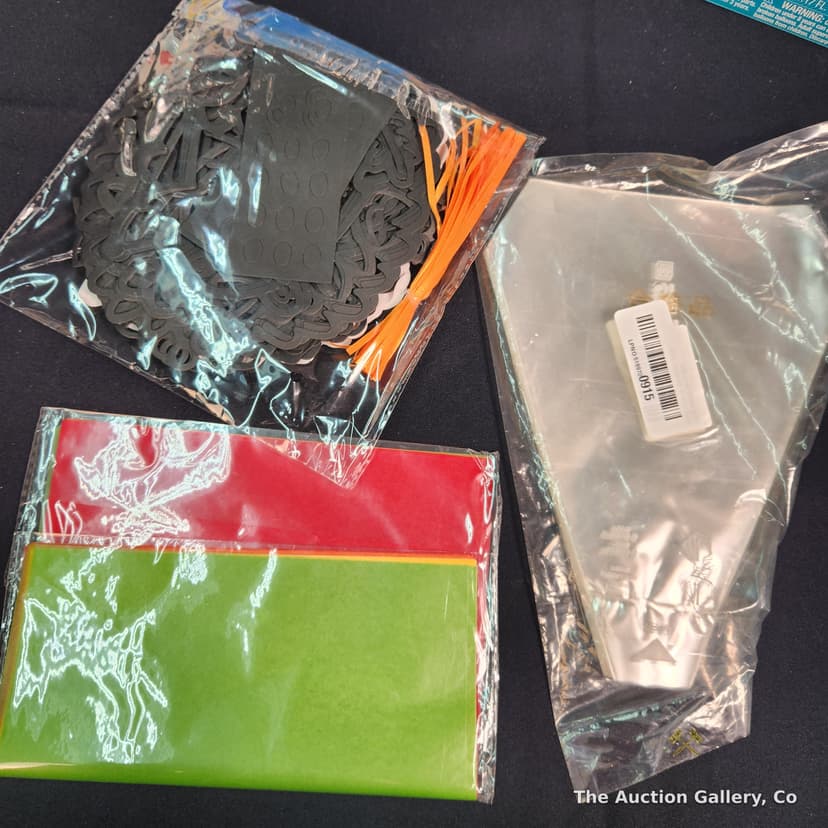 Birthday Party Supply Lot with Silver Chargers, Unicorn Set & More โ photo 9