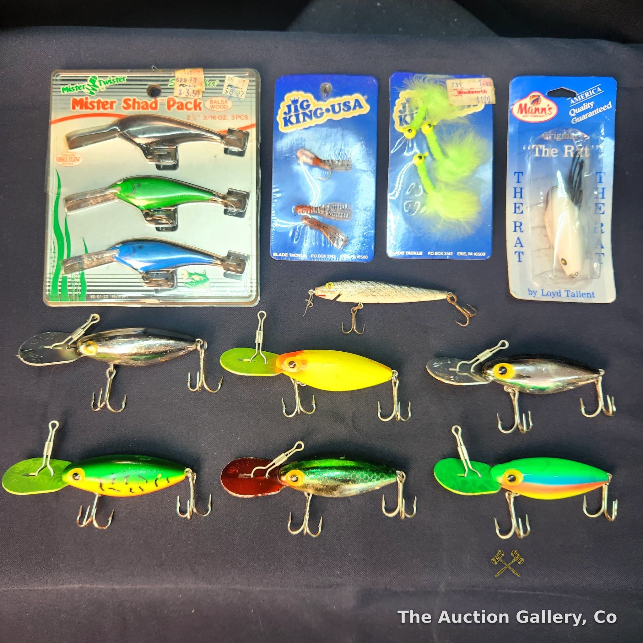 Mixed Fishing Lure Lot of 11, Vintage Crankbaits & Packaged Tackle