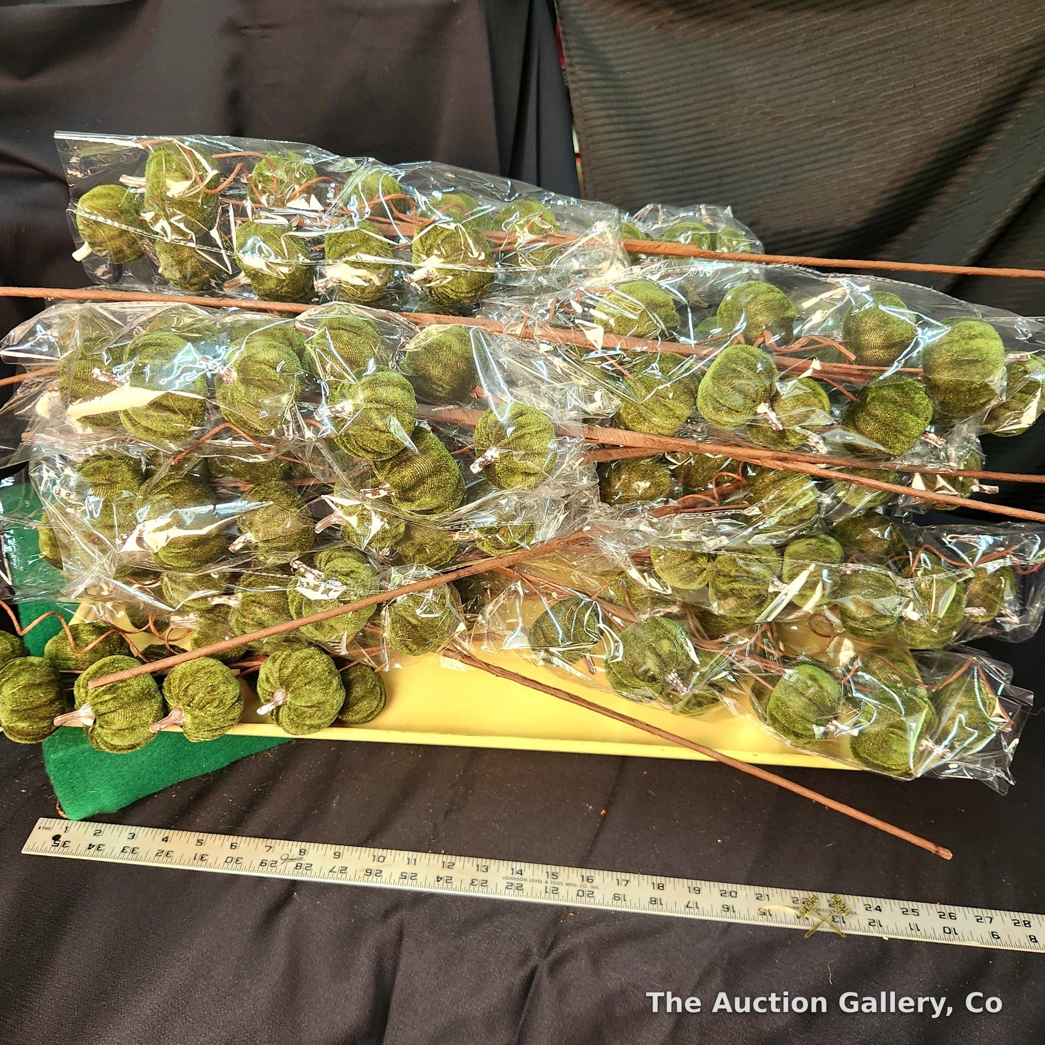 Green Pumpkin Florals, 20 pieces