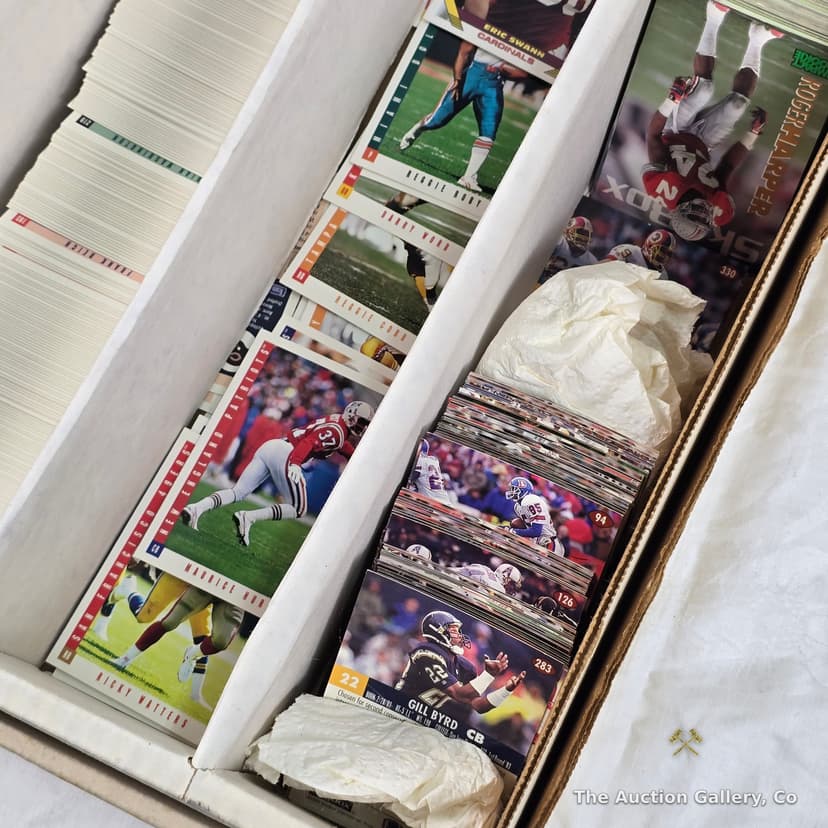1992โ1993 Topps NFL Football Cards, Large Box Lot โ photo 3