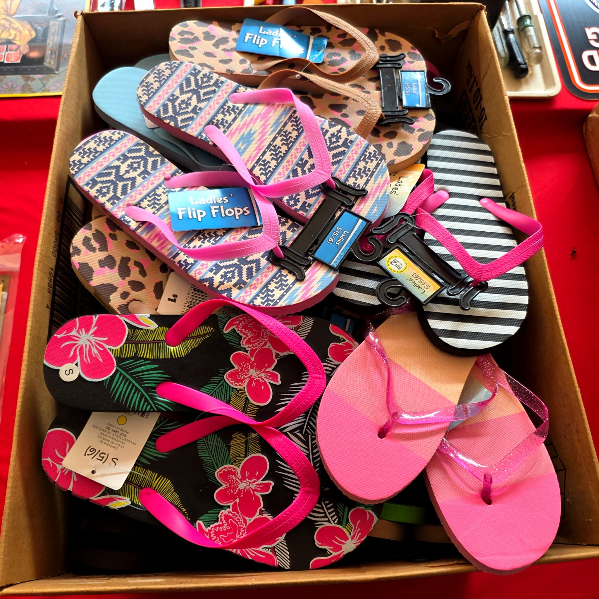 WHOLE LOT (X50) - Ladies' Flip Flops, 50 Pairs, Size 5/6, Brand New