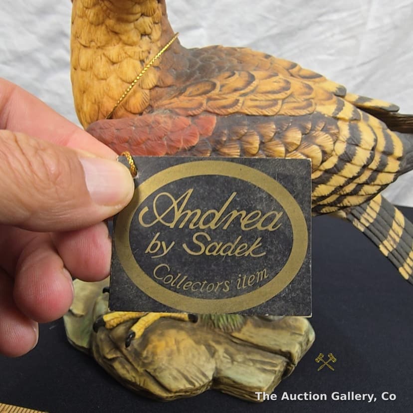 Andrea by Sadek Red-Shouldered Hawk Porcelain Figurine, #1557 โ photo 4