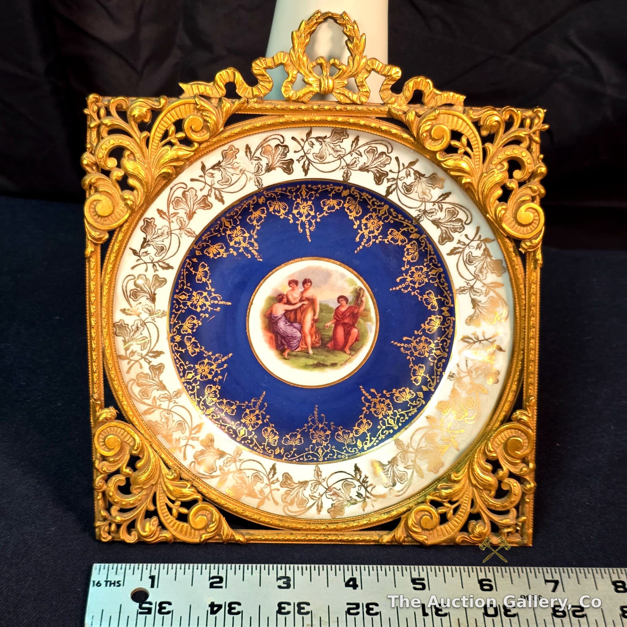 Syracuse China Classical Plate in Gilt Reticulated Frame, 22K Gold