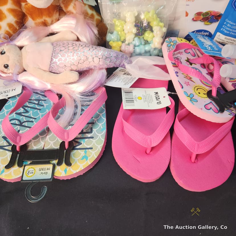 Girls' Kids' Lot โ Plush, STEM Kit, Flip Flops, Glow Toys, More โ photo 4
