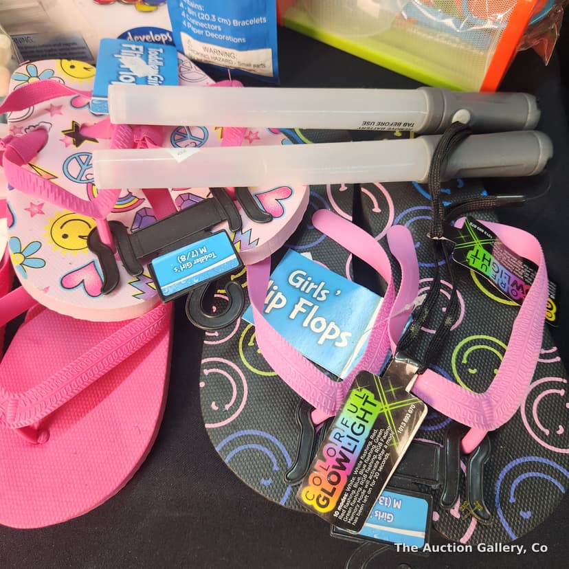 Girls' Kids' Lot โ Plush, STEM Kit, Flip Flops, Glow Toys, More โ photo 5