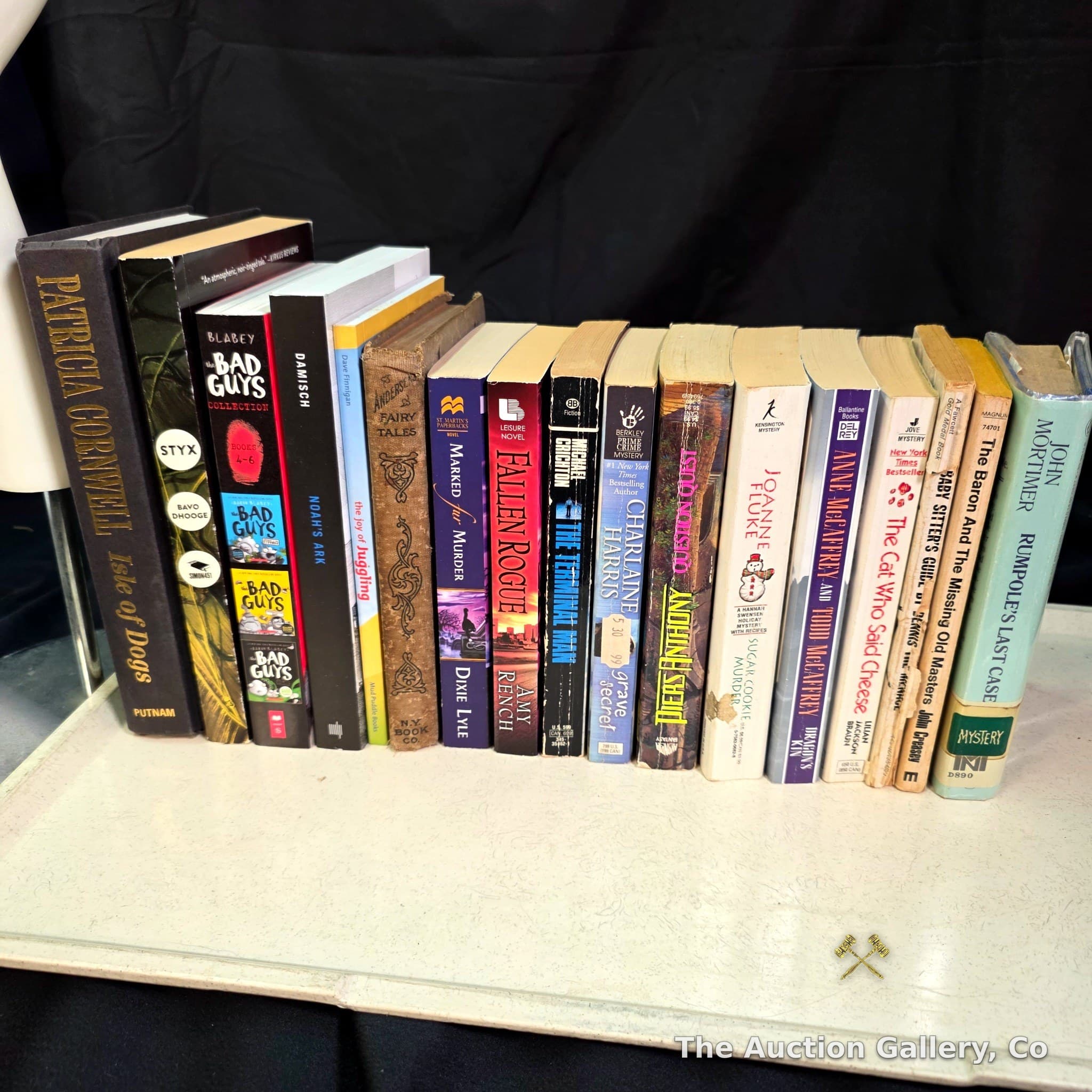 Mixed Lot of 16 Fiction & Mystery Books