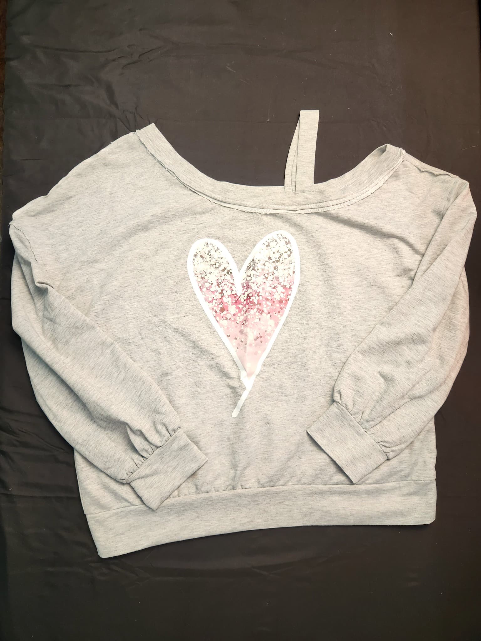 Women's Gray Cold-Shoulder Heart Sweatshirt, Size Large