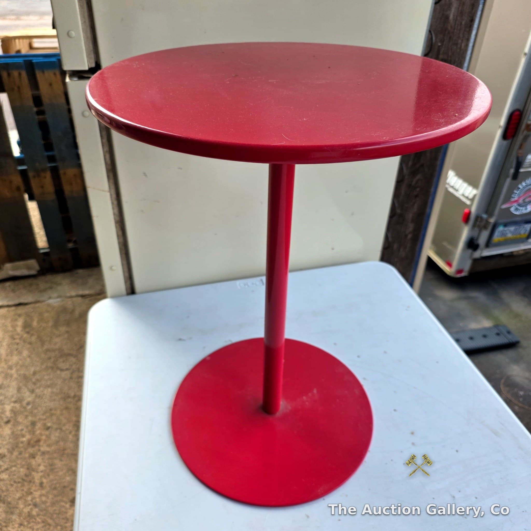 Red Metal Round Pedestal Side Table, 16" x 22"