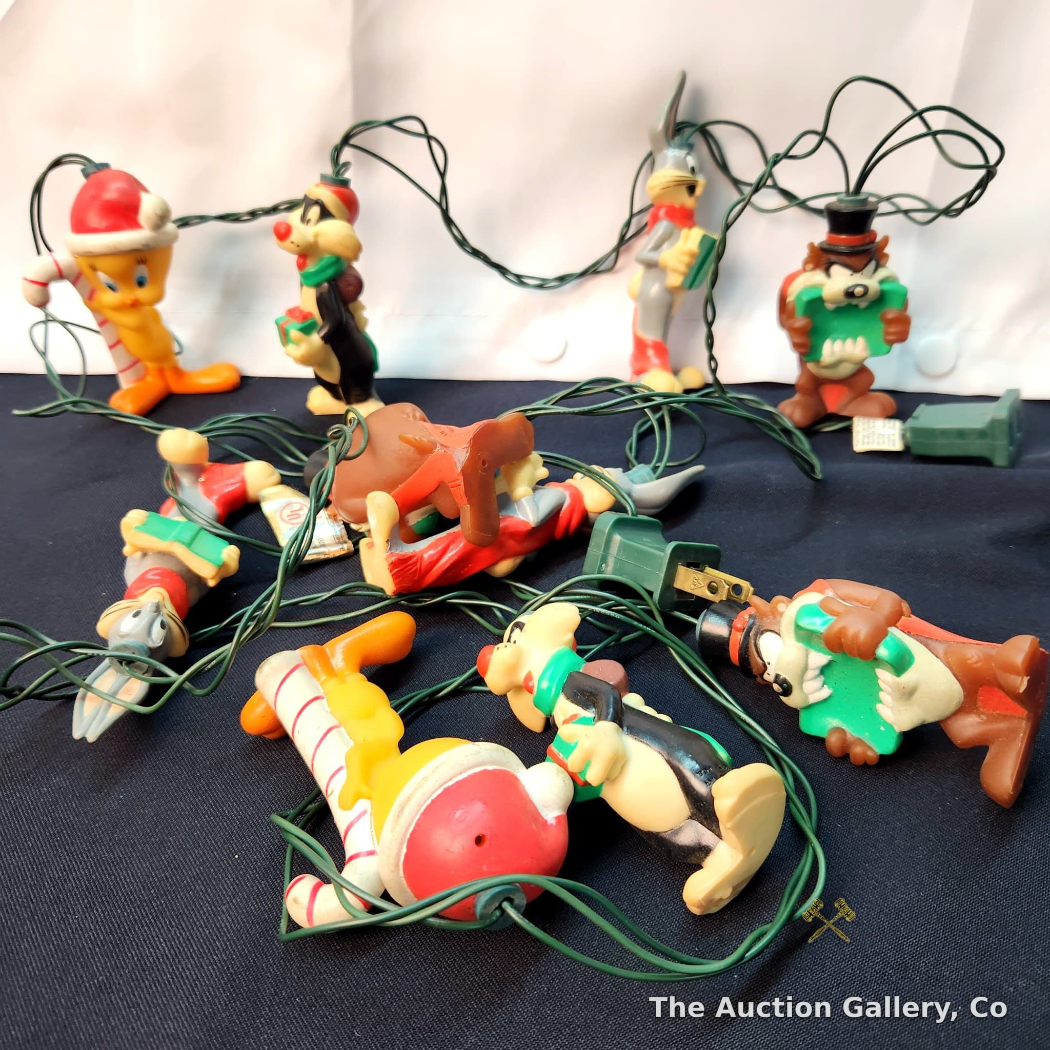 Vintage Looney Tunes Christmas Character String Lights, Working