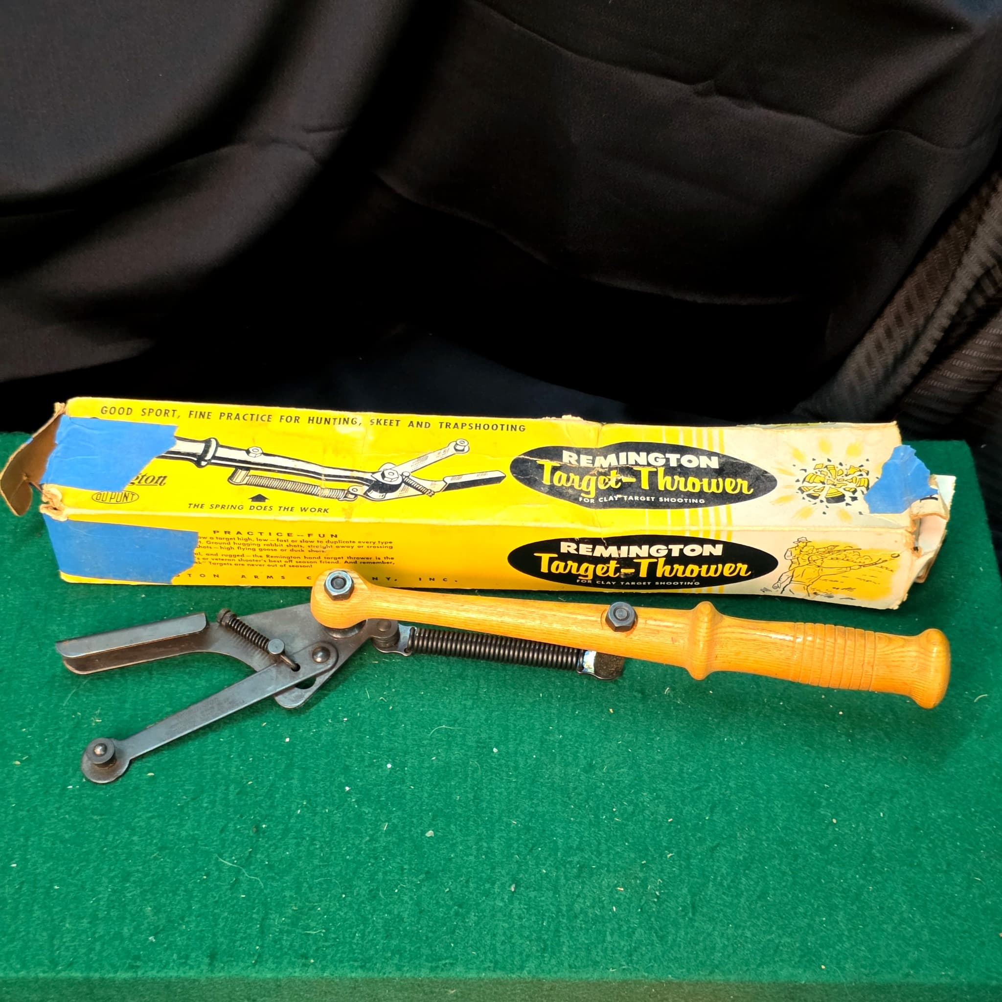 Remington Target-Thrower Hand Clay Target Launcher with Original Box
