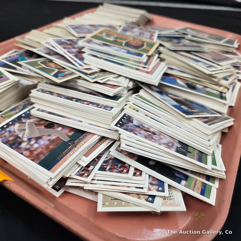 1993 Upper Deck Baseball Cards, Large Lot โ photo 4