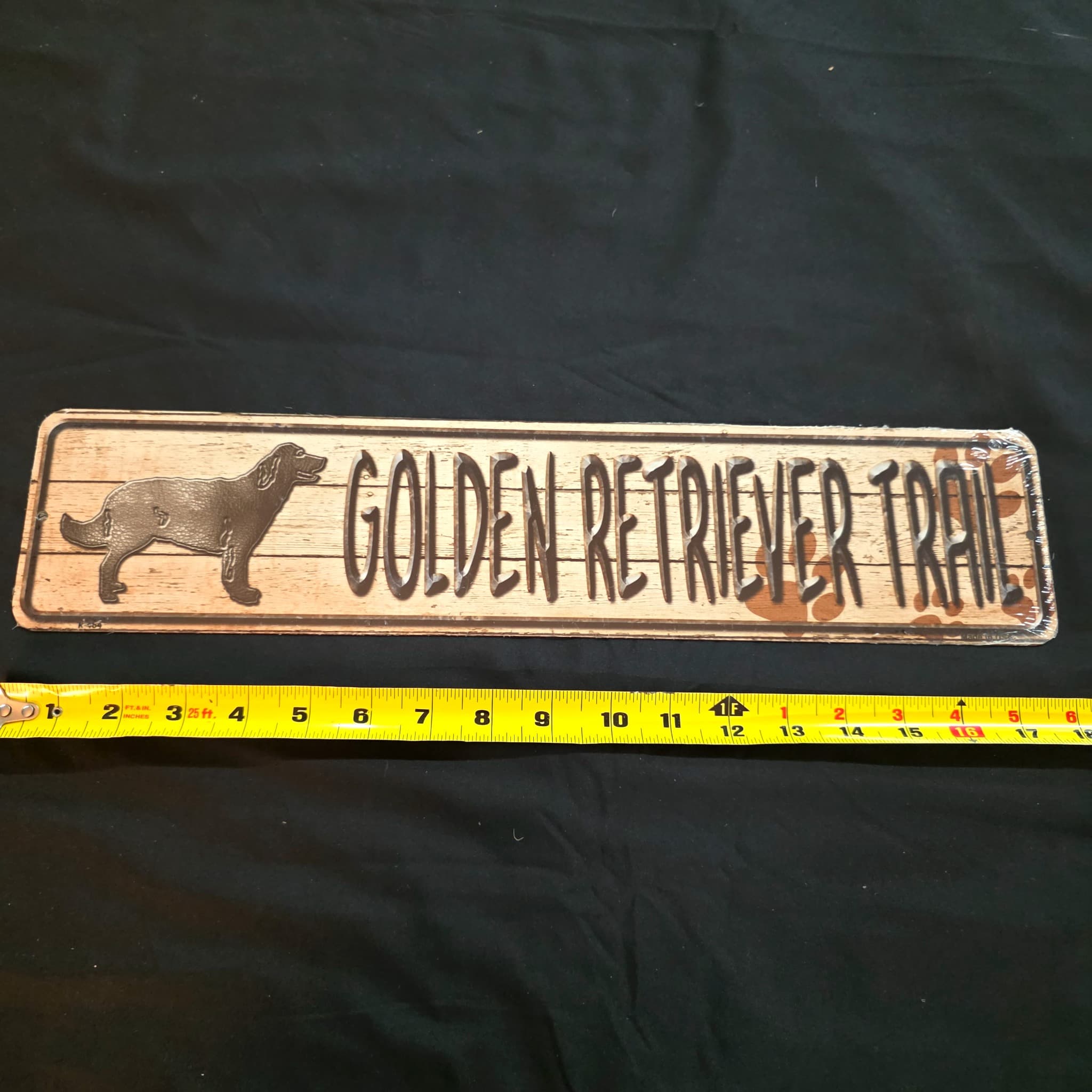 Golden Retriever Trail Metal Sign, 18"
