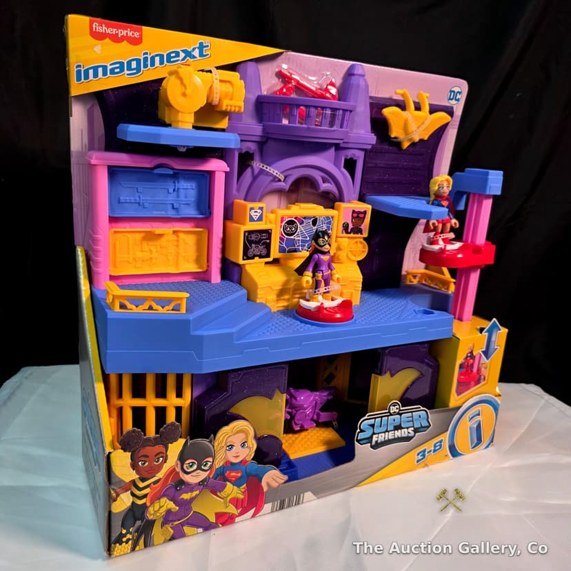 Fisher-Price Imaginext DC Super Friends Batgirl Hero Hideout Playset, New