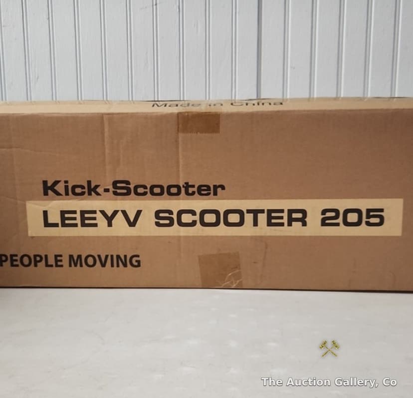 Leeyv Scooter - Adjustable Height - up to 240 Pounds (Neon Green) β photo 3