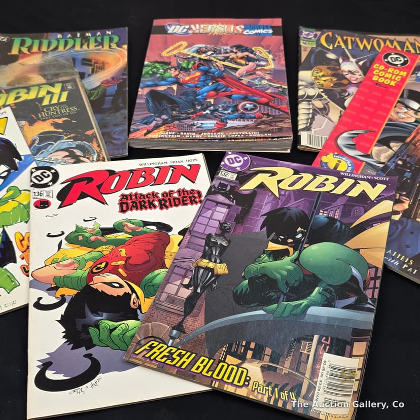 DC Comics Lot of 9 โ Robin, Batman, Catwoman, DC vs. Marvel โ photo 4