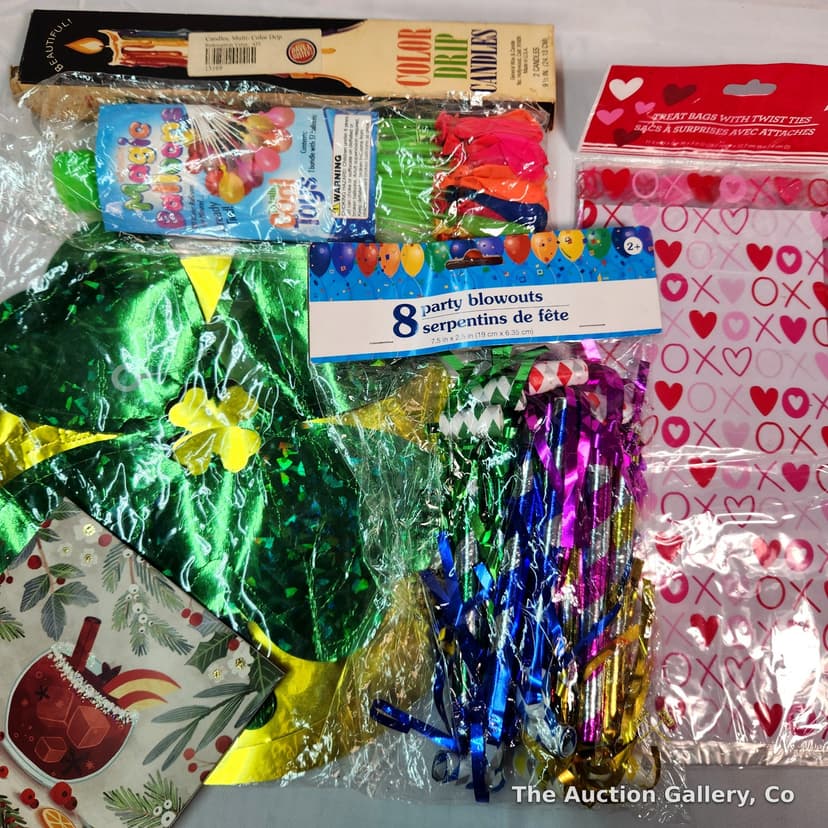 Mixed Party & Holiday Lot, 6 Items