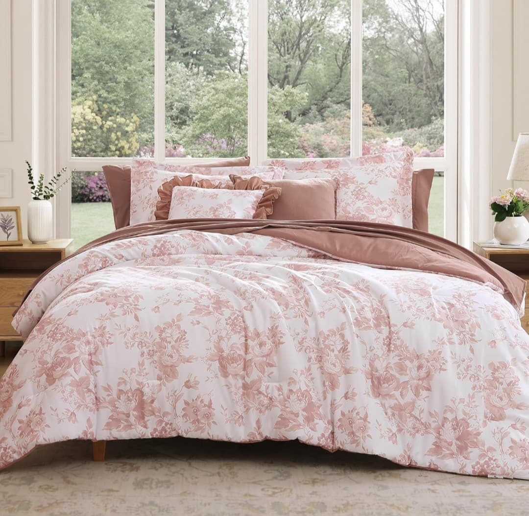 7 Piece Pink Floral Bedding Set (Queen)