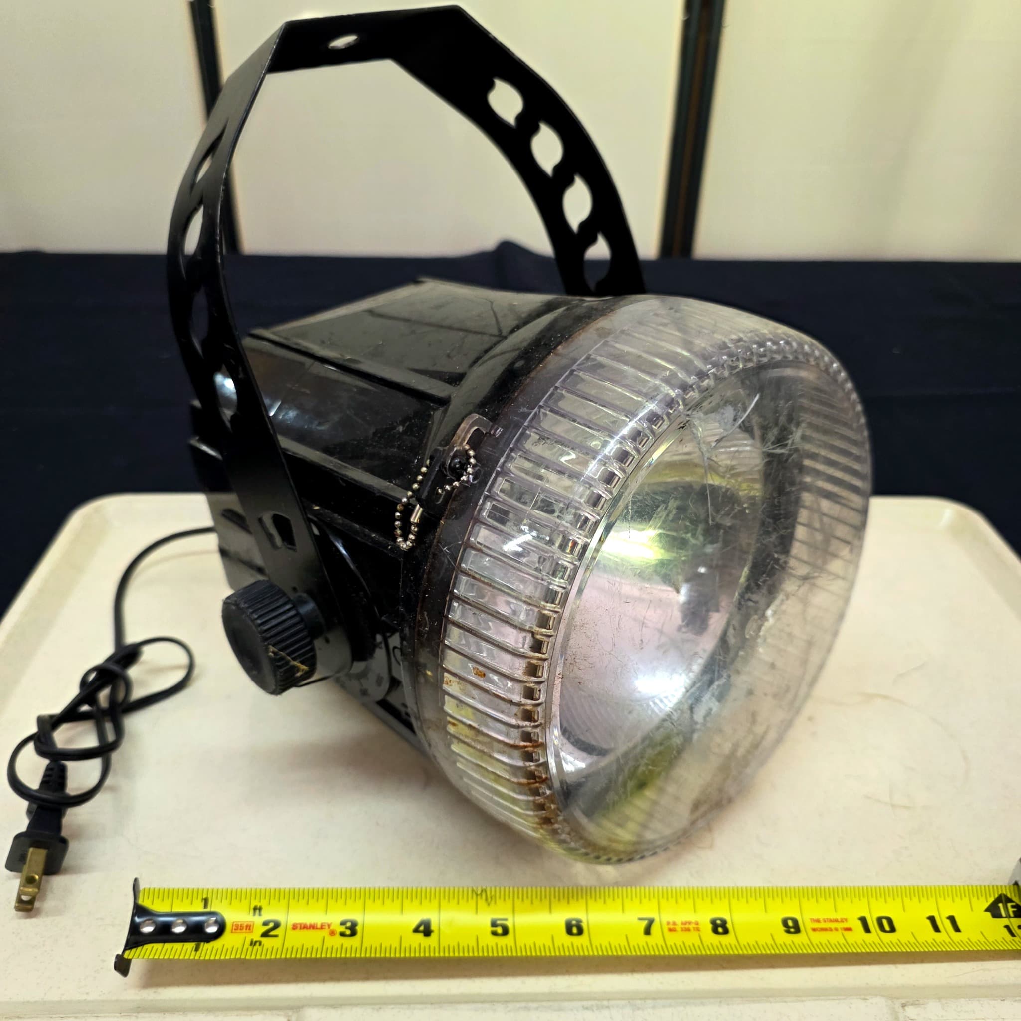 7-Inch Wide Lens Strobe Light, Working