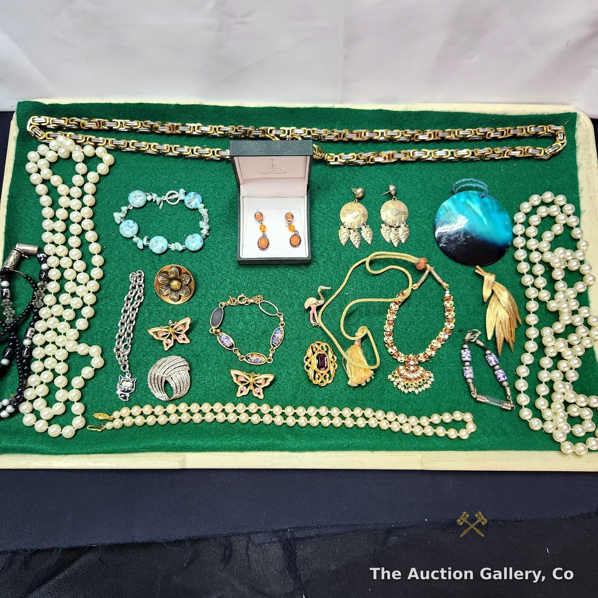 Mixed Costume Jewelry Lot โ Necklaces, Bracelets, Brooches & Earrings