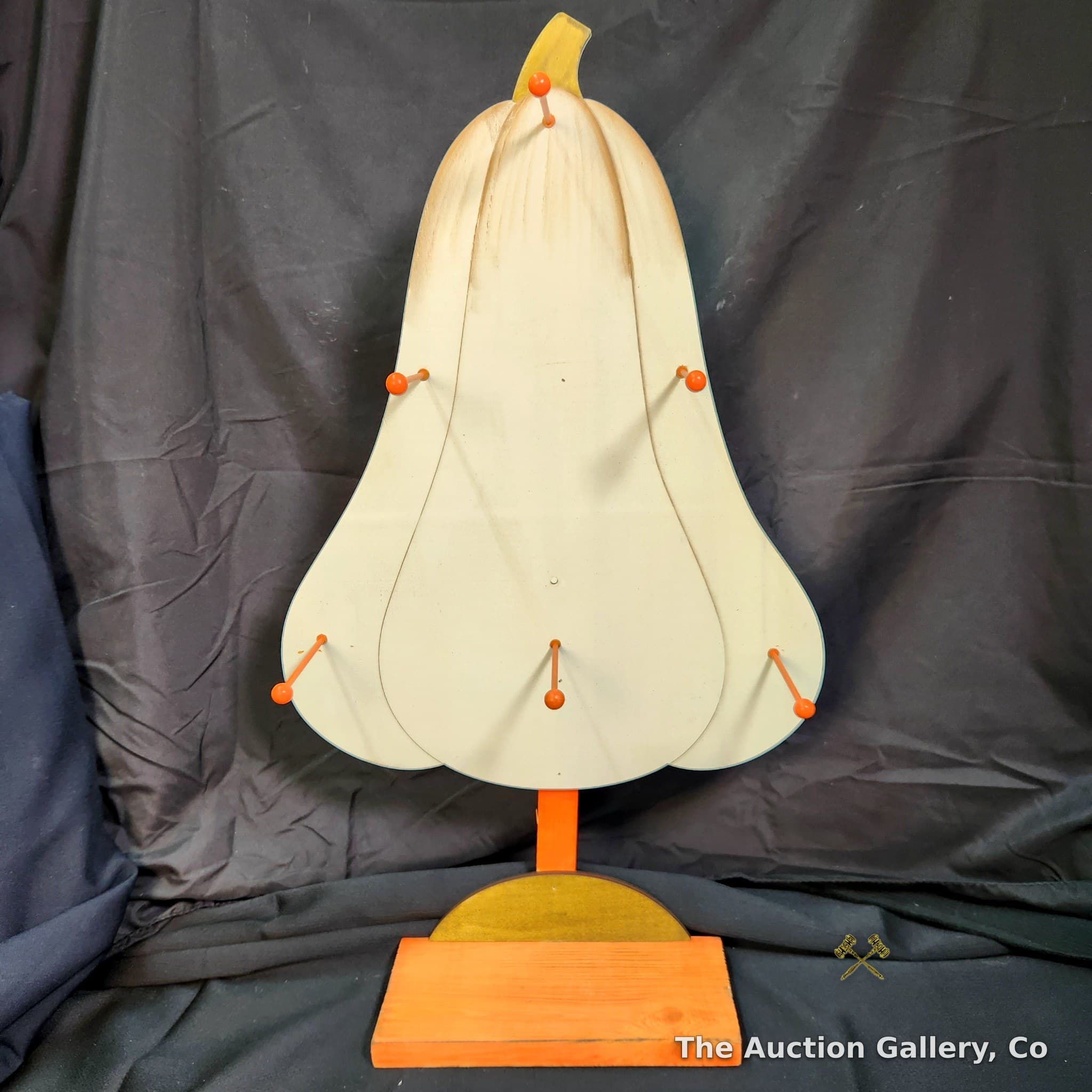 Wooden Pumpkin Display Stand with 6 Metal Pegs