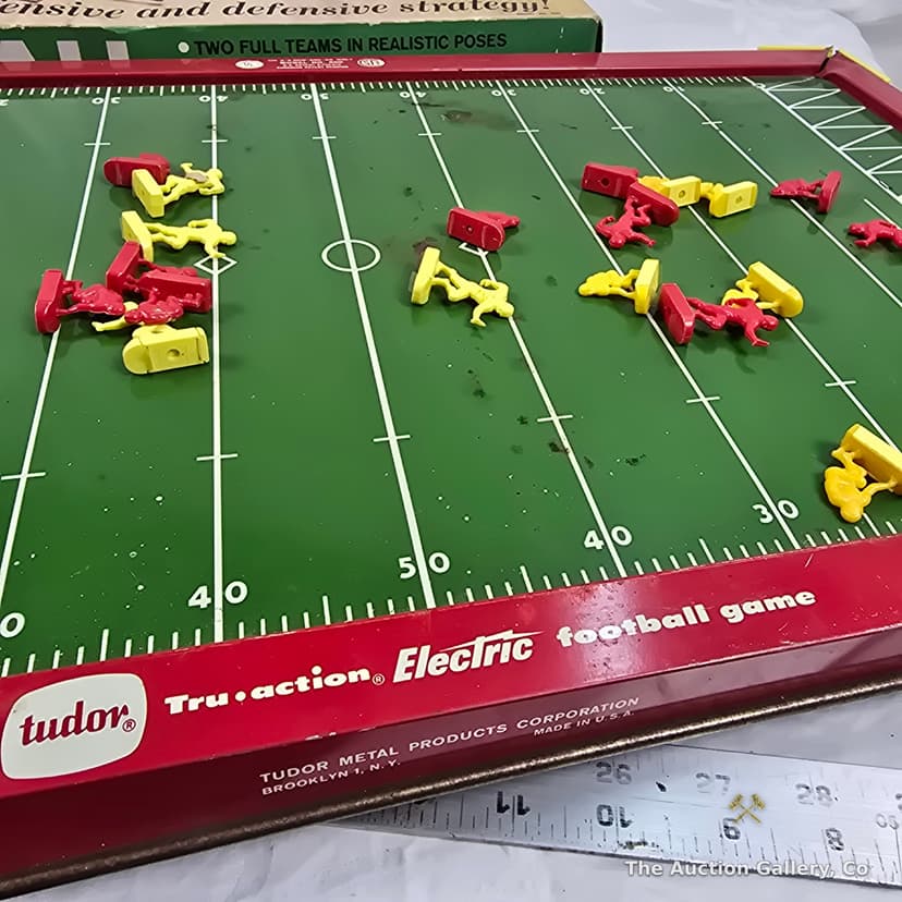 Tudor Tru-Action Electric Football Games, Lot of 2 โ One Boxed โ photo 3