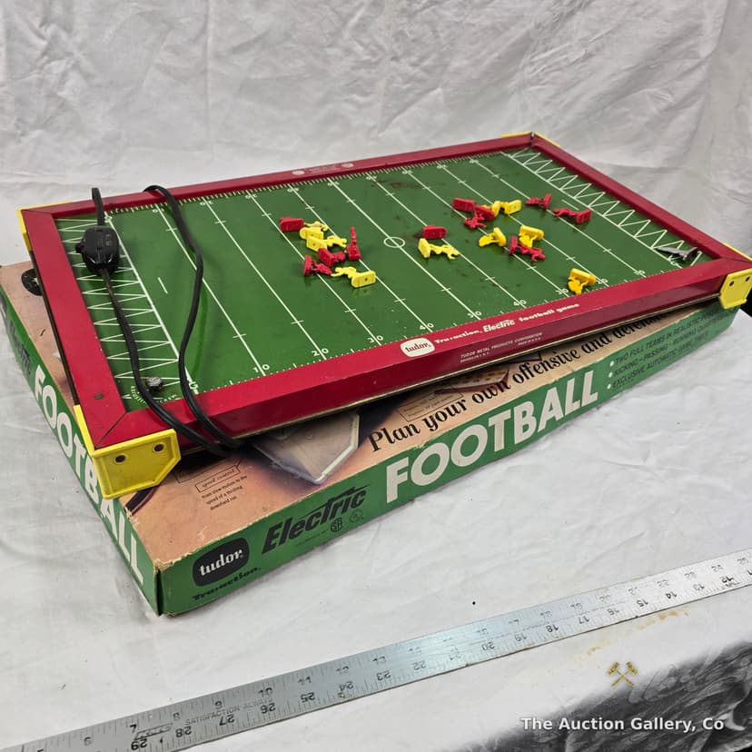 Tudor Tru-Action Electric Football Games, Lot of 2 โ One Boxed โ photo 8