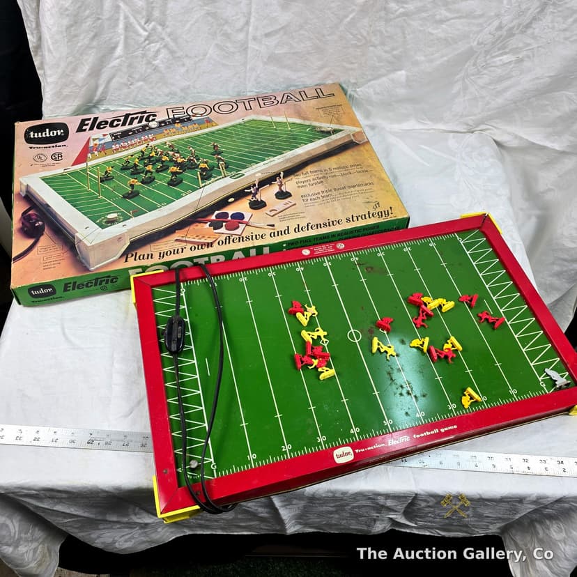Tudor Tru-Action Electric Football Games, Lot of 2 โ One Boxed โ photo 2