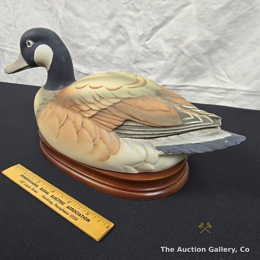 Andrea by Sadek Canada Goose Porcelain Figurine, #7915 โ photo 3