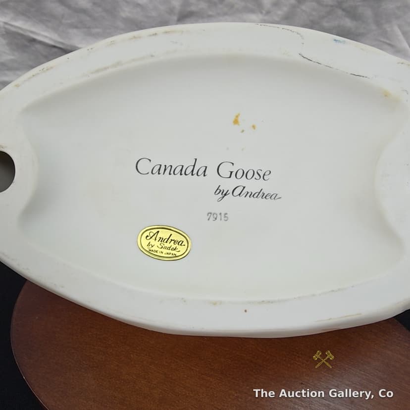 Andrea by Sadek Canada Goose Porcelain Figurine, #7915 โ photo 4