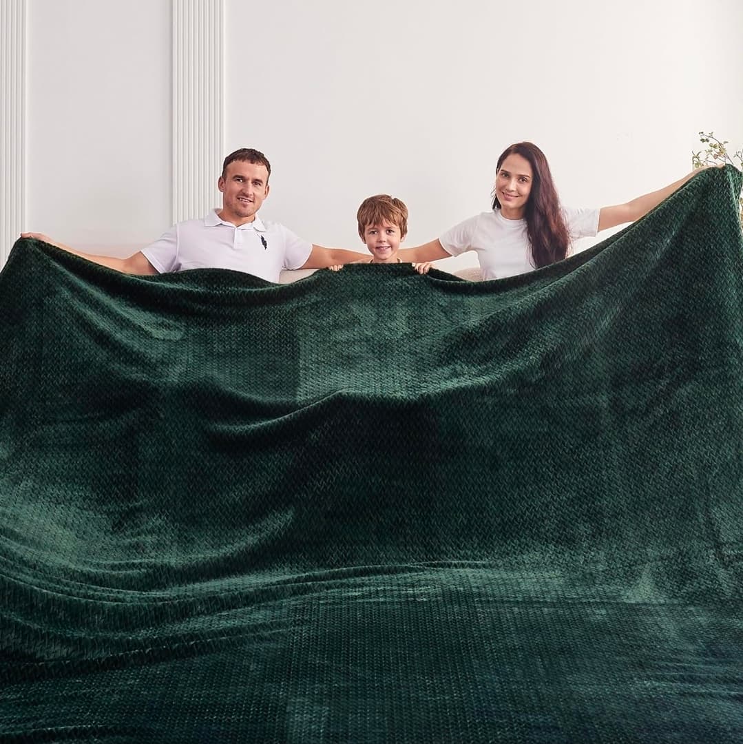 Oversized King Fleece Blanket, 3D Jacquard Flannel Blanket 10'x10' Extra Large Forest Green