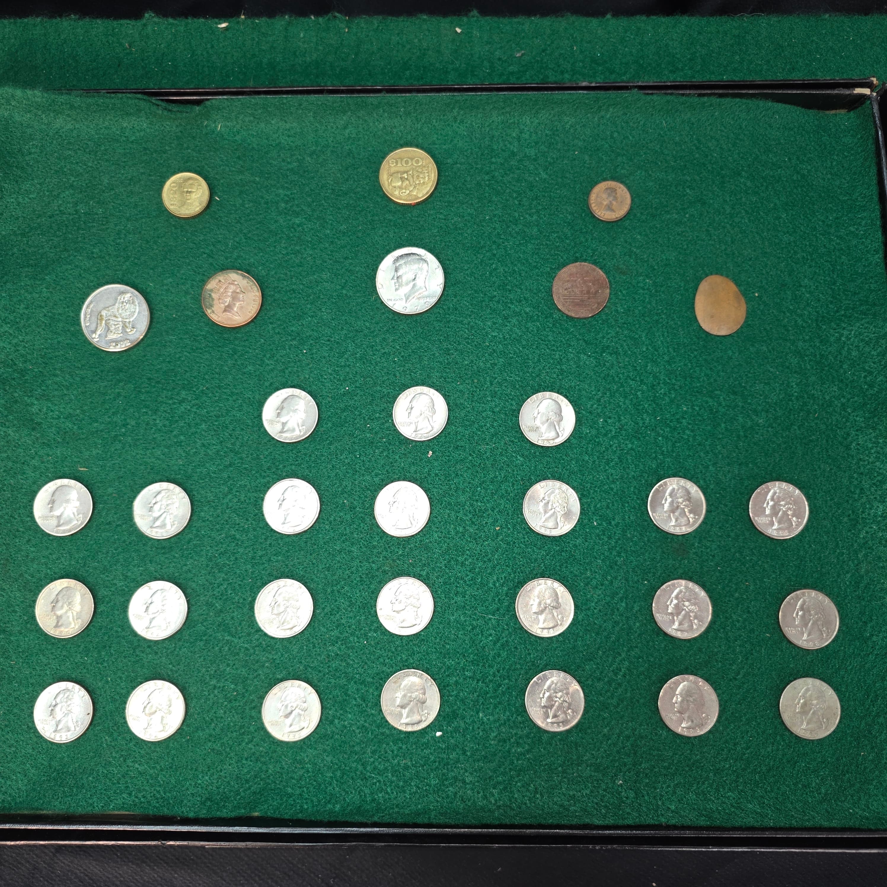 Mixed Coin Lot β Washington Quarters, Half Dollar, Foreign Coins & Token