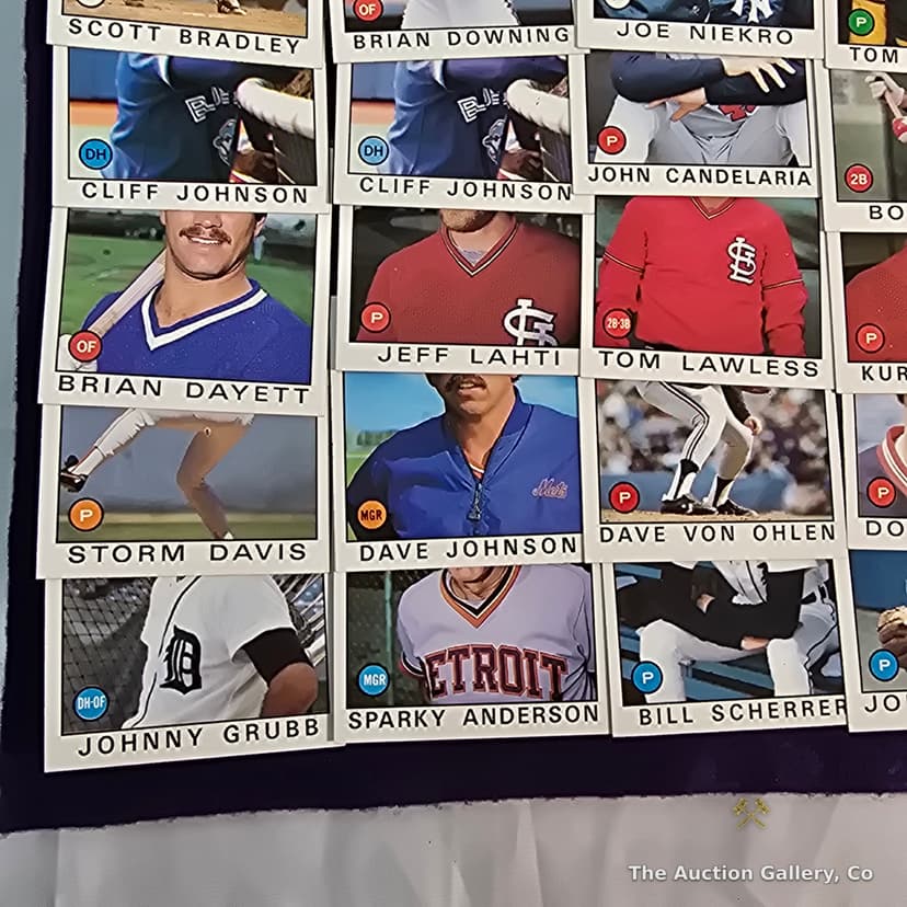 1986 Topps Baseball Cards, Lot of 32 โ photo 3