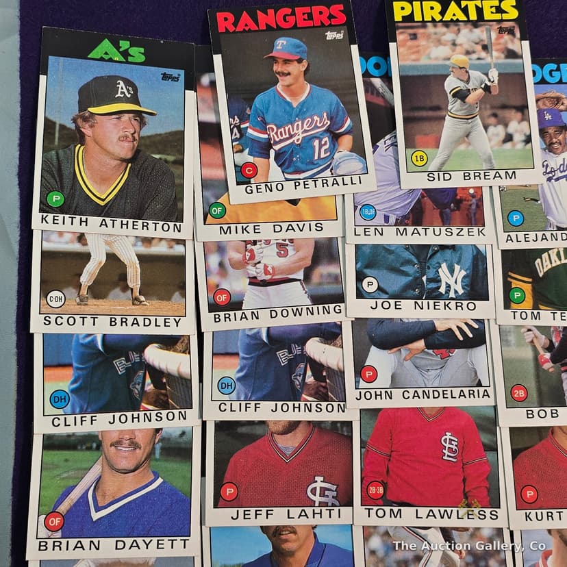 1986 Topps Baseball Cards, Lot of 32 โ photo 2