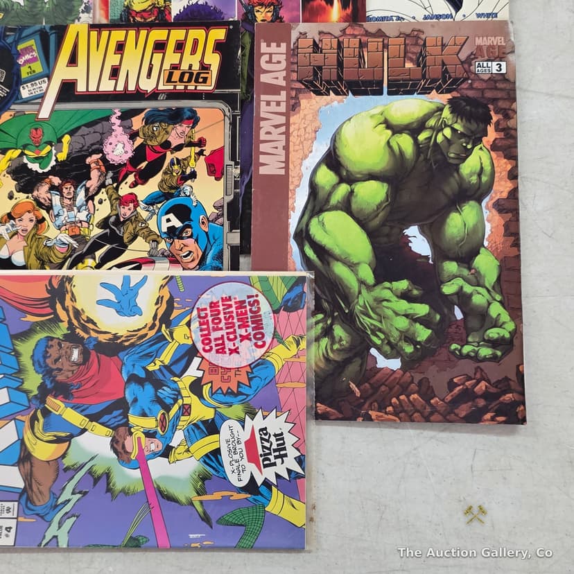 Lot of 9 Marvel Comics โ Black Panther, Avengers, X-Men, Hulk, Marvels โ photo 5