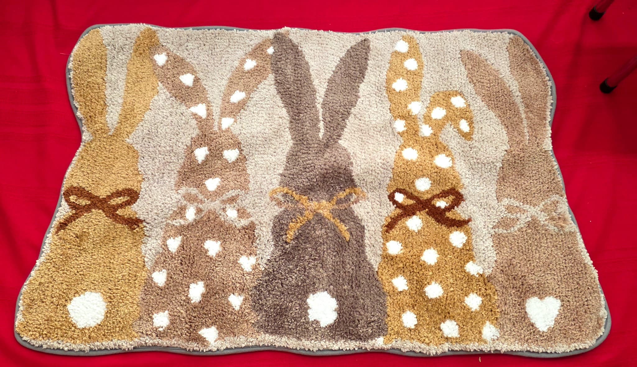 Bunny Motif Plush Indoor Accent Rug, 36" x 22"
