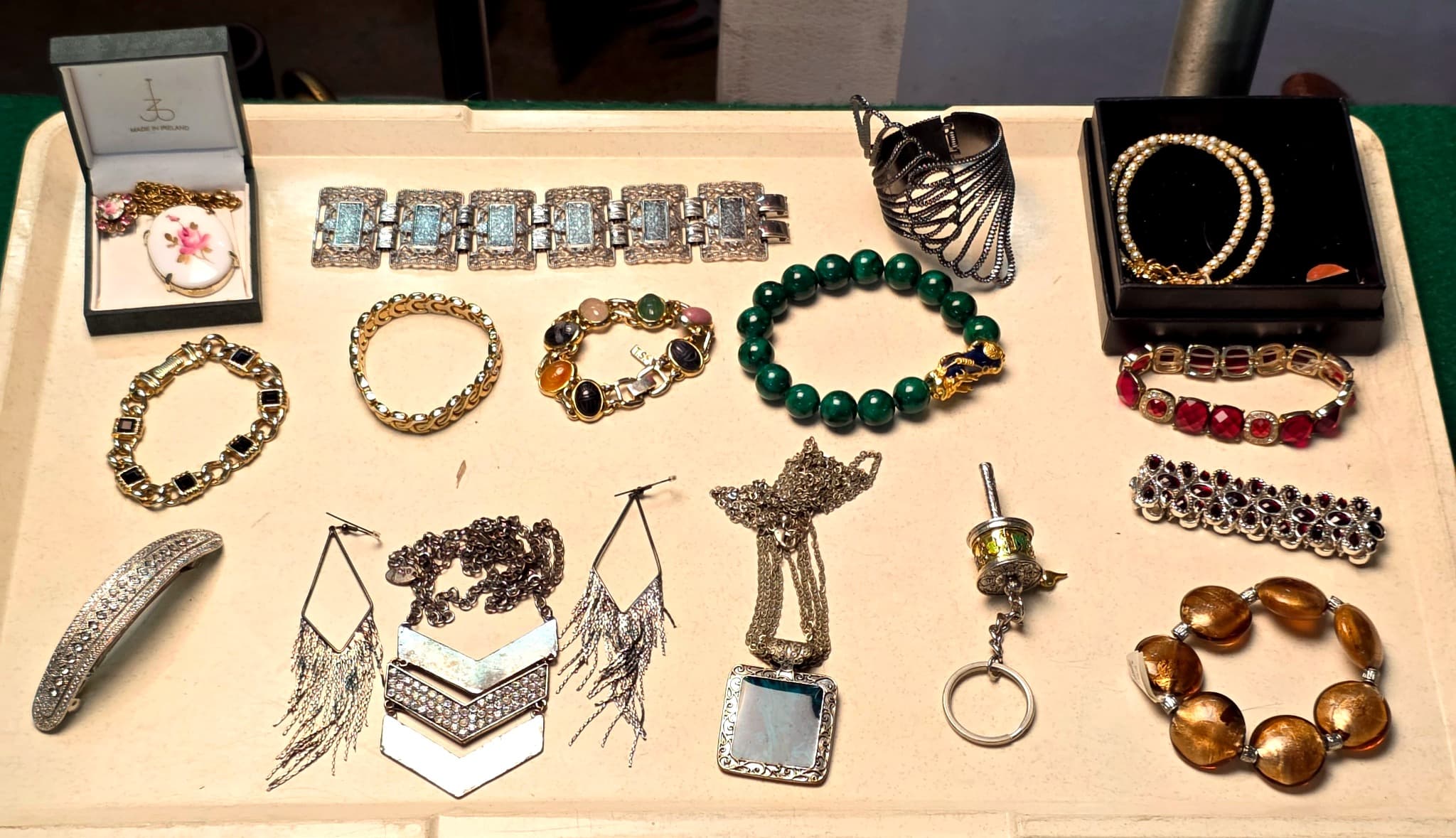 Vintage Costume Jewelry Lot, 17 Pieces