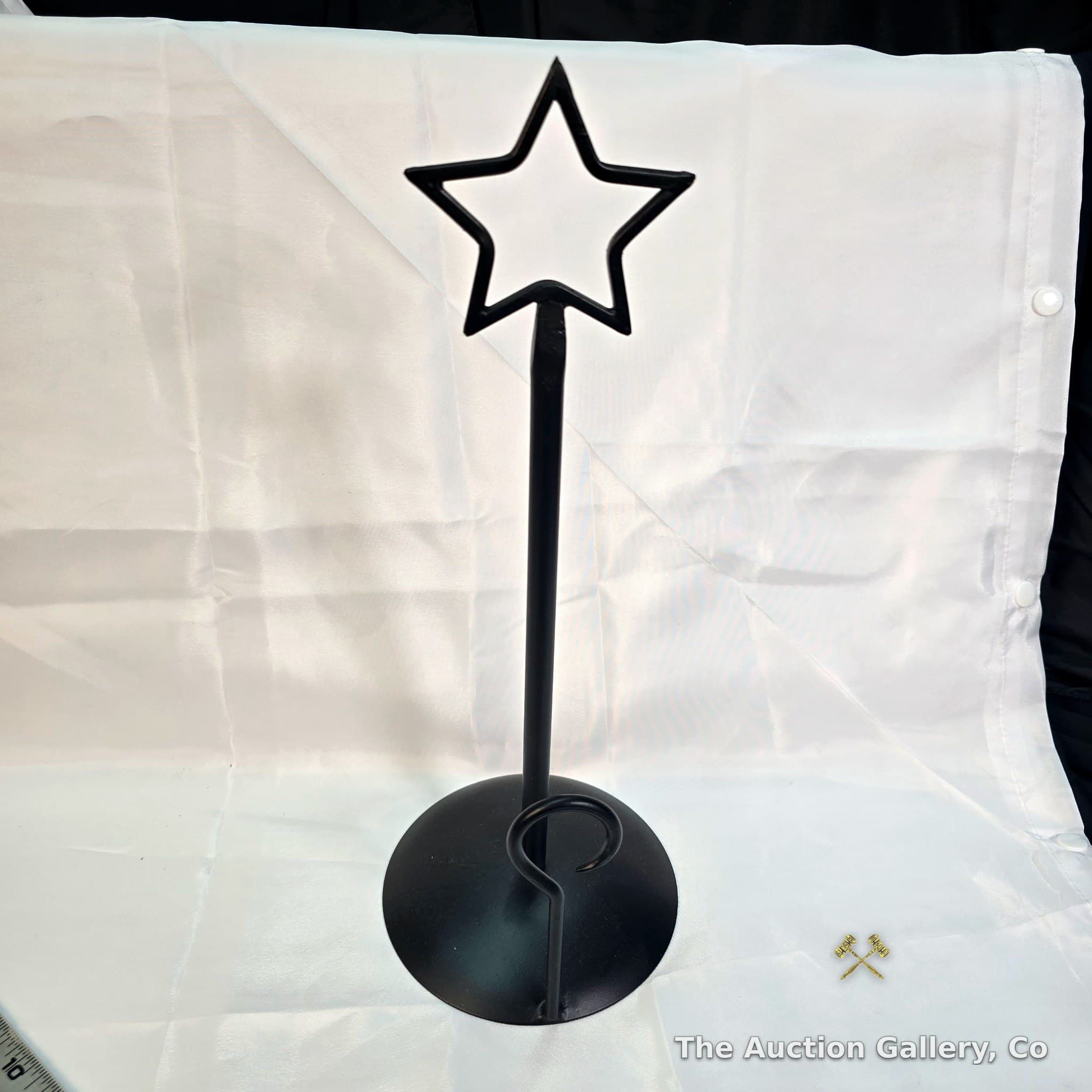Black Metal Star Paper Towel Holder, 15.5"