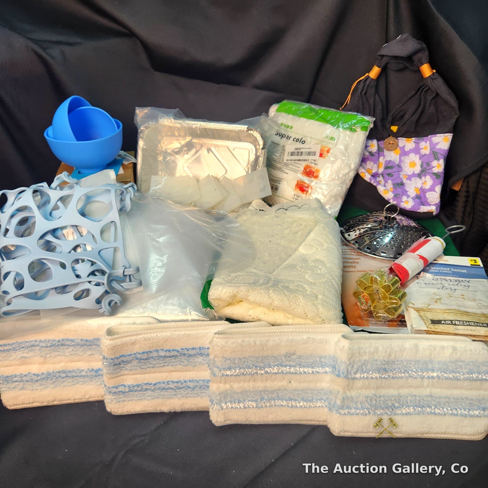 Mixed Household Lot โ Kitchen, Laundry & Home Goods, All Brand New