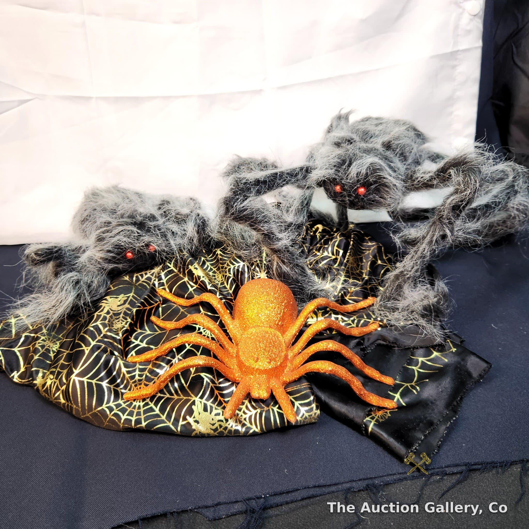 Halloween Spider Decor Set โ Fabric Backdrop, Glitter Spider, 2 Furry Spiders
