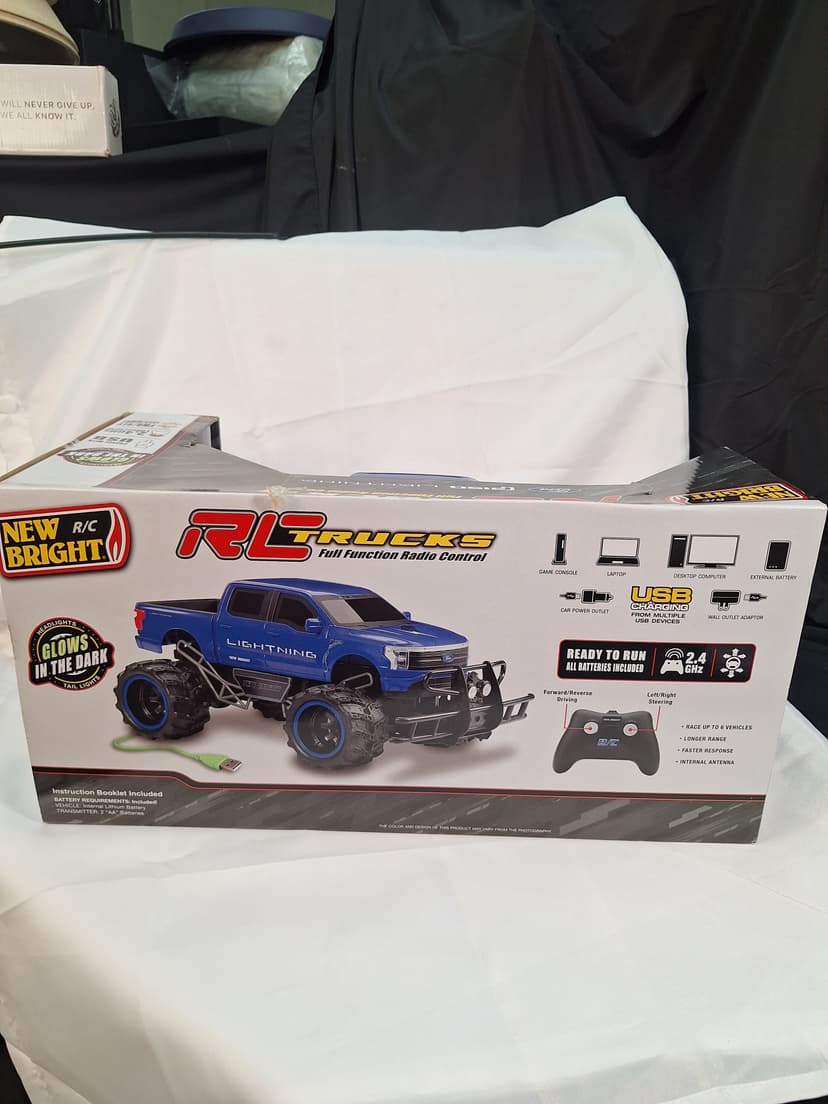 New Bright 1:14 Ford F-150 Lightning RC Truck, New in Box β photo 5