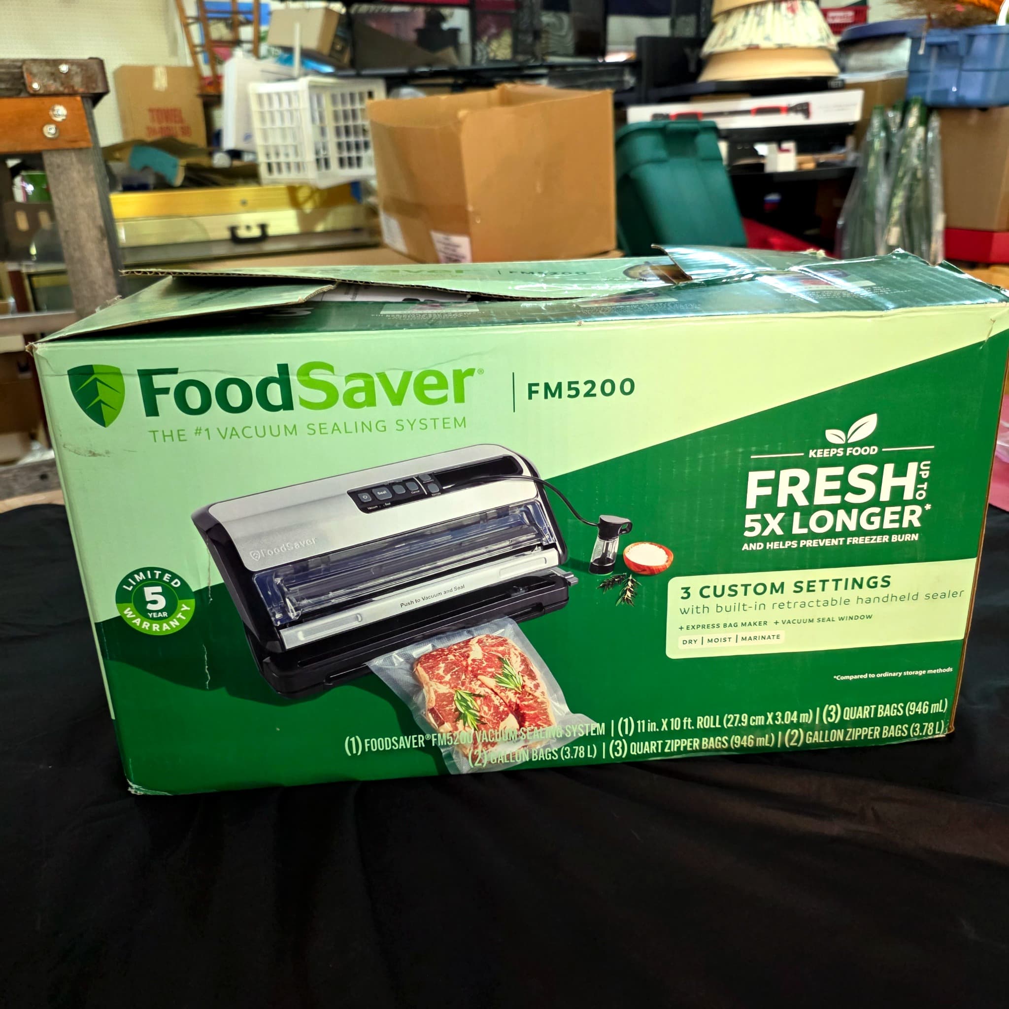 FoodSaver FM5200 Vacuum Sealing System, Brand New