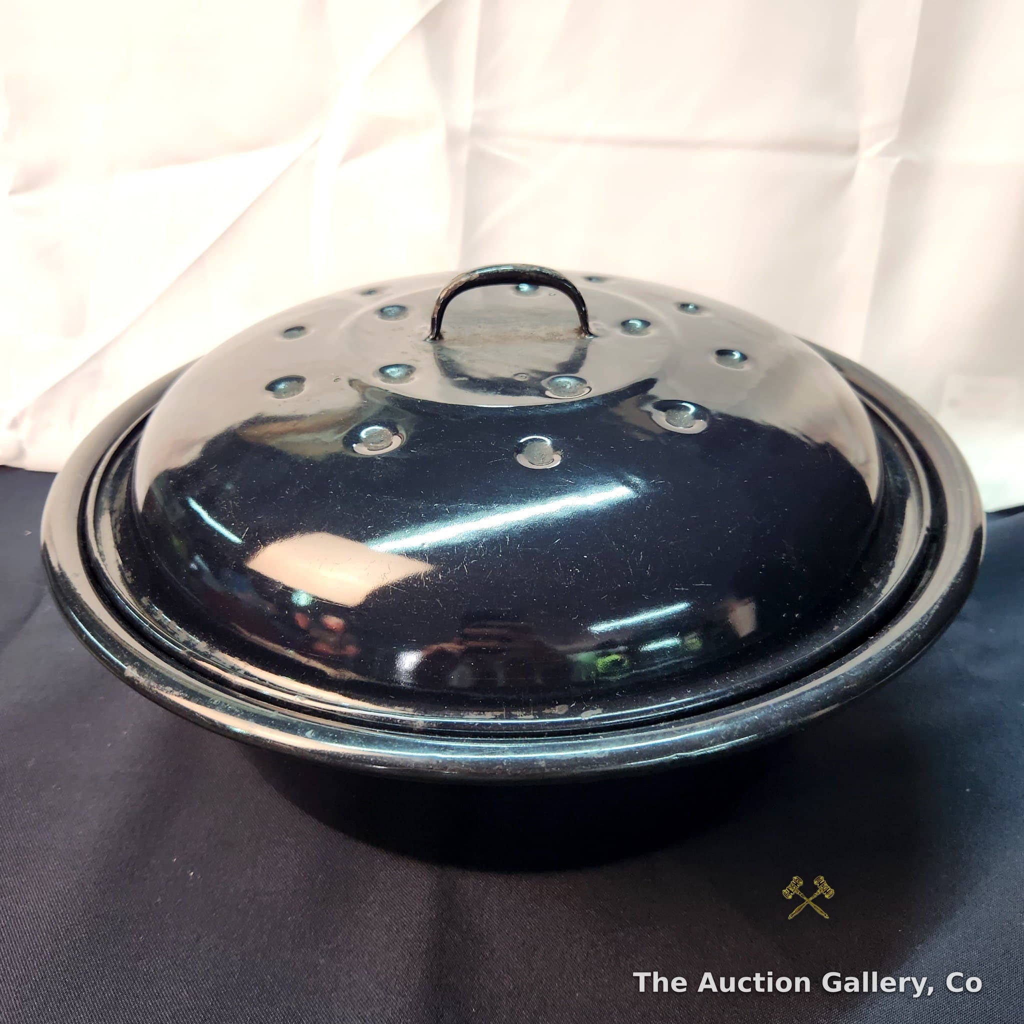 Black Enamelware Roaster with Domed Lid, 12" Diameter